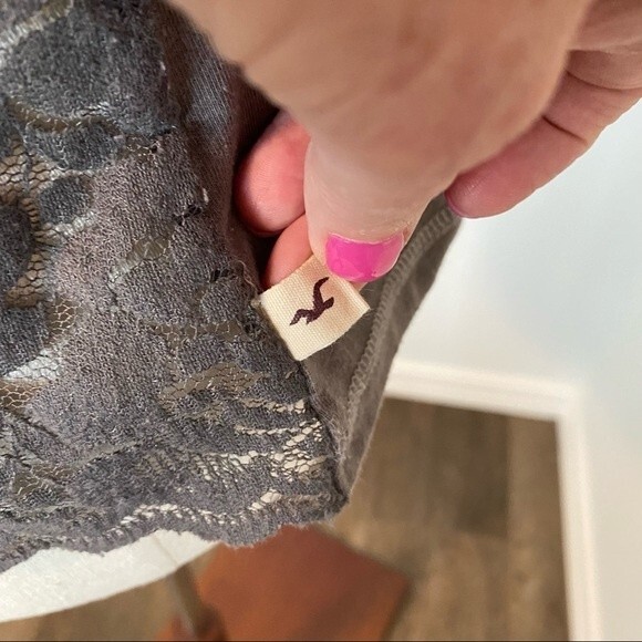 Hollister Lace Front Short Sleeve Silver Gray Woman's Top Sexy Size S - Picture 8 of 9